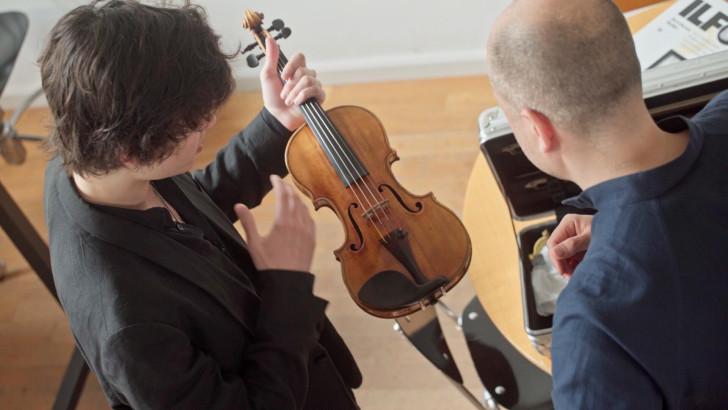 « Cordes sensibles : Daniel Lozakovich et son stradivarius »